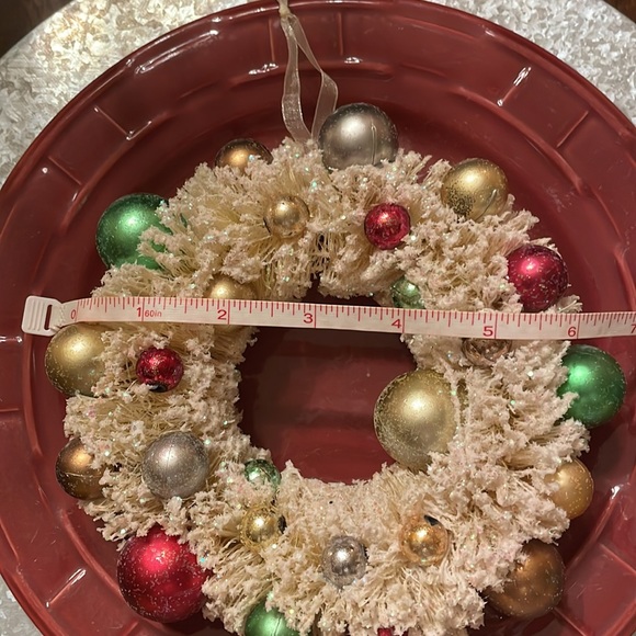 Flocked wreath ornament - Picture 3 of 3